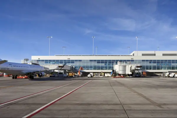 Denver International Airport (DEN) - AirlinePorts