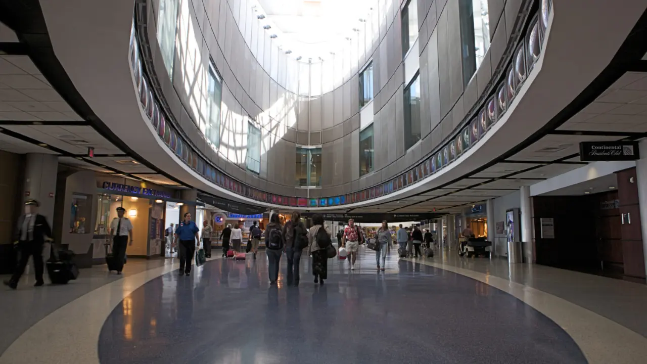 George Bush Intercontinental Airport (IAH)